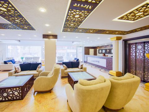 Lobby & Reception