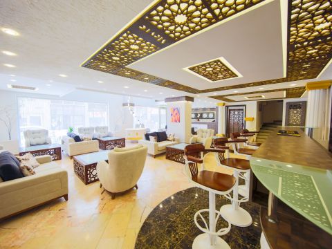 Lobby & Reception